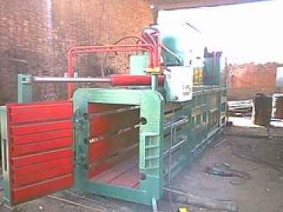 大量供應(yīng)直銷塑料瓶打包機(jī)與優(yōu)惠礦泉水瓶打包機(jī)