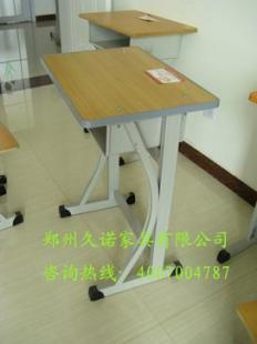 一站式采購指南 從供應(yīng)到定做，解析學(xué)生與培訓(xùn)班課桌椅的專業(yè)選擇